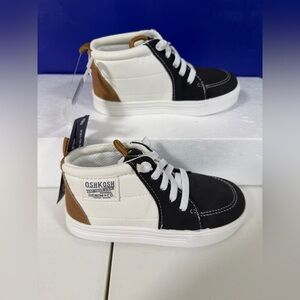 NWT OSH  Kosh B'gosh Shoes Boys 10 Casual Sneaker White and Navy Khaki
Size :10
